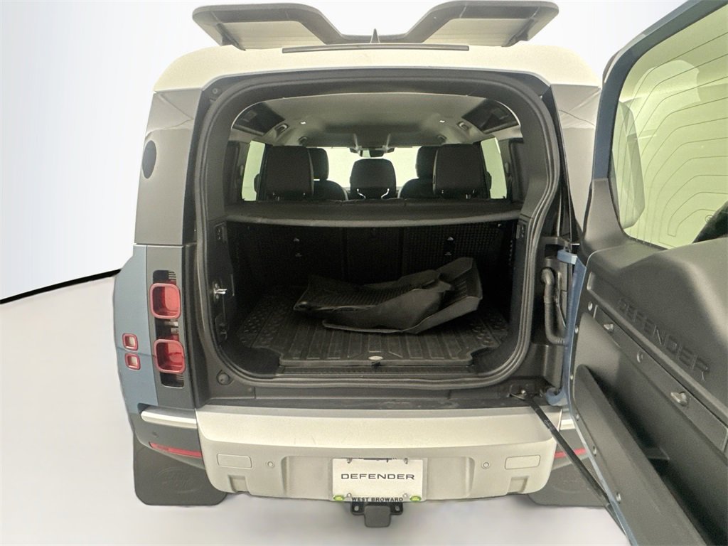 Used 2022 Land Rover Defender 110 S image 26