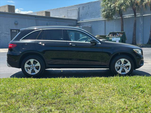 Used 2018 Mercedes-Benz GLC 300 w/ Premium Package image 9