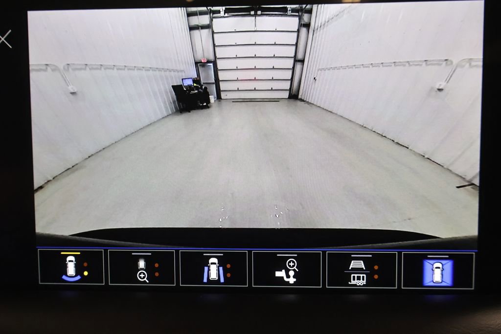 Used 2024 GMC Yukon AT4 w/ Technology Package image 34