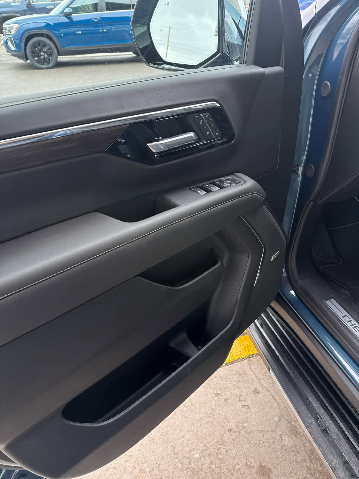 New 2026 Chevrolet Suburban Premier image 14