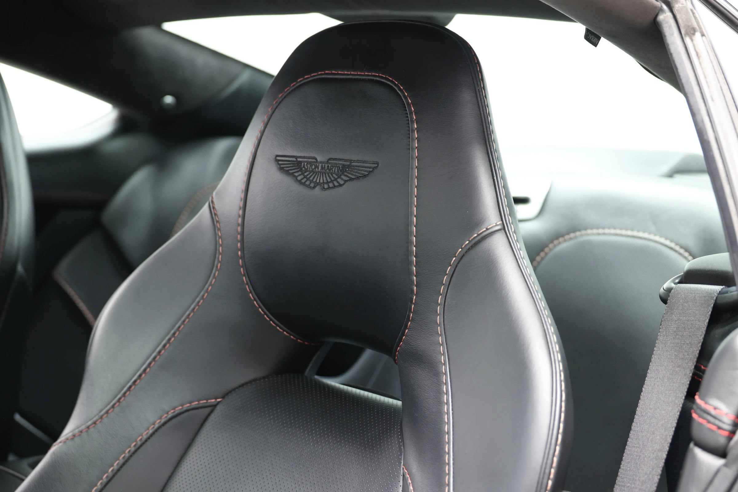 Used 2014 Aston Martin Vanquish Coupe RWD image 19