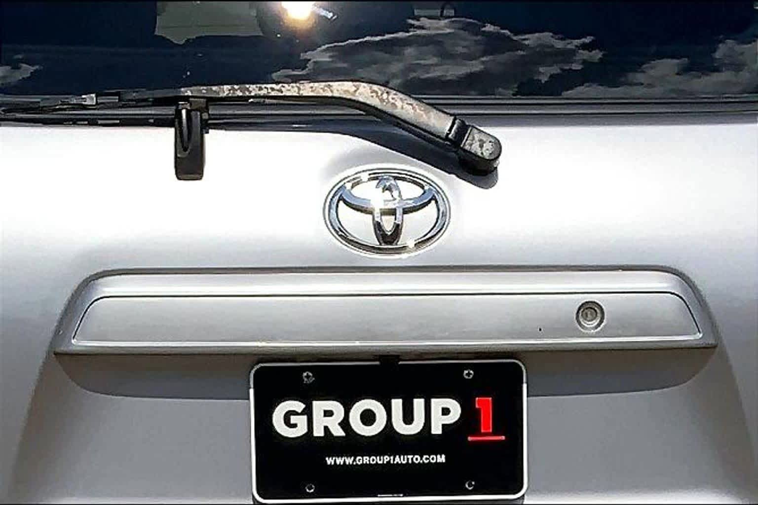 Used 2017 Toyota Sequoia SR5 w/ Premium Package RWD image 31