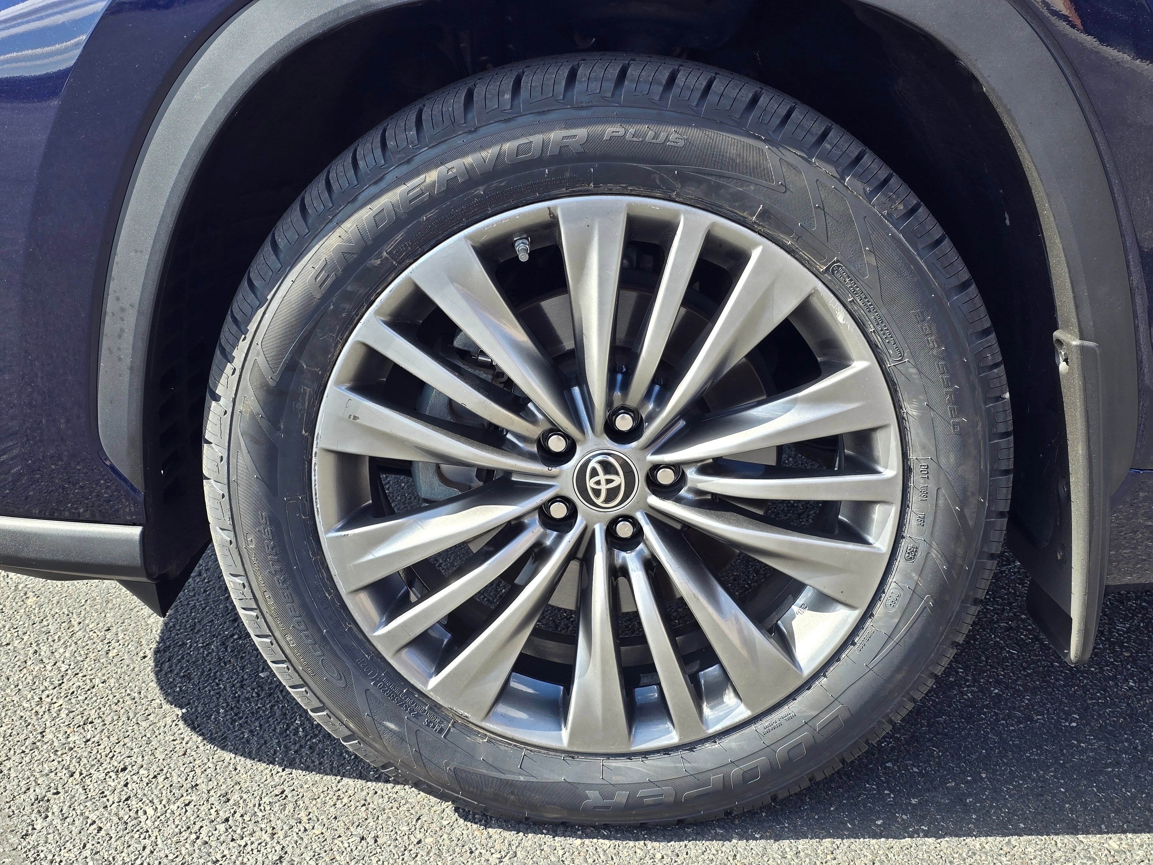 Used 2020 Toyota Highlander Platinum image 39