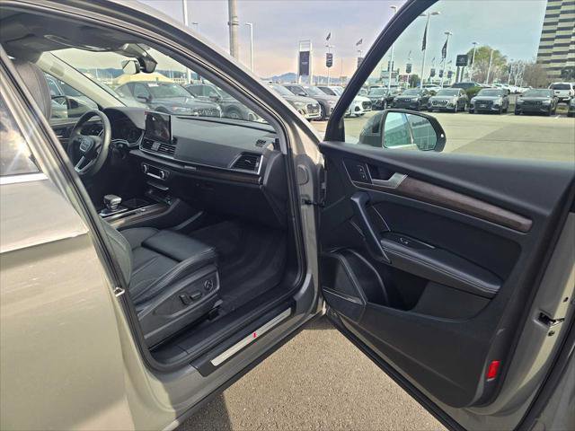 Used 2025 Audi Q5 2.0T Premium Plus w/ Premium Plus Package image 12