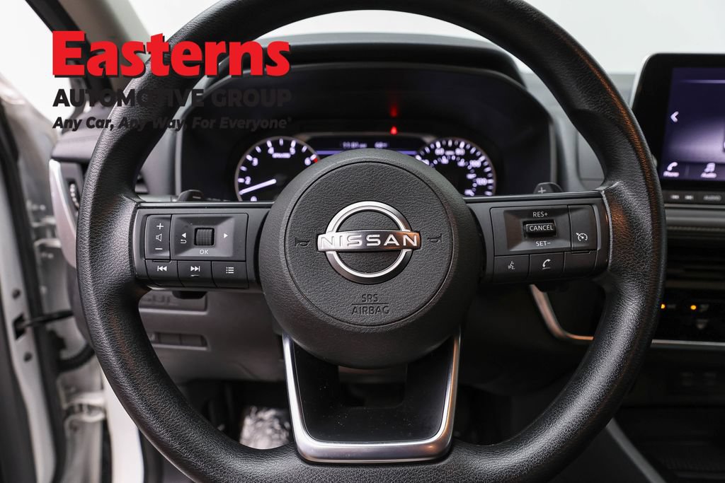 Used 2024 Nissan Rogue S AWD/4WD image 10