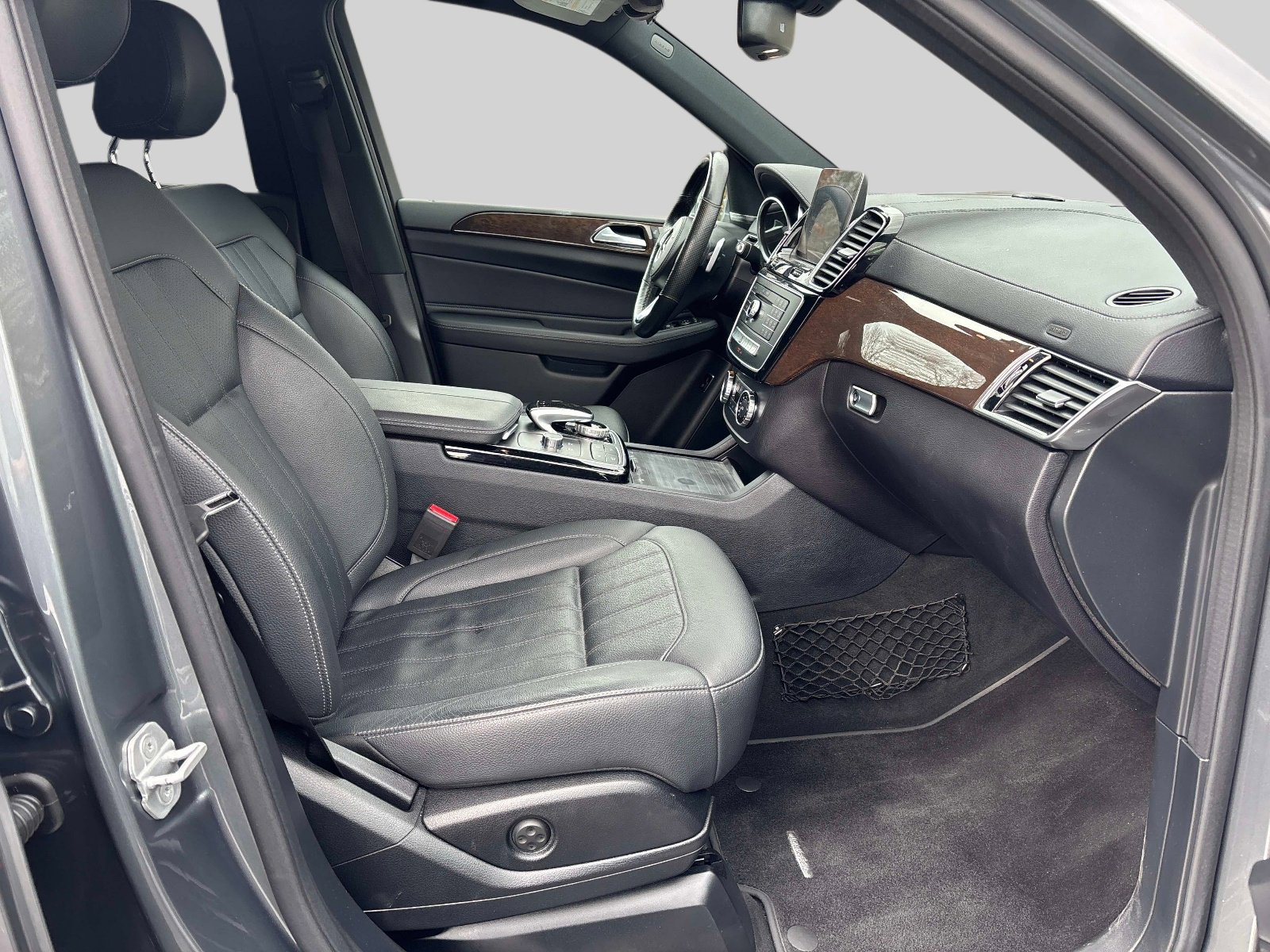 Used 2017 Mercedes-Benz GLS 450 4MATIC image 19