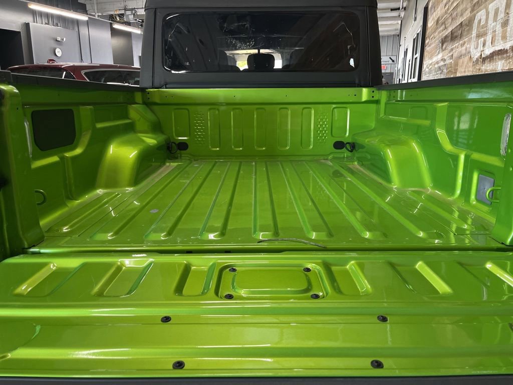 Used 2025 Jeep Gladiator Sport image 25