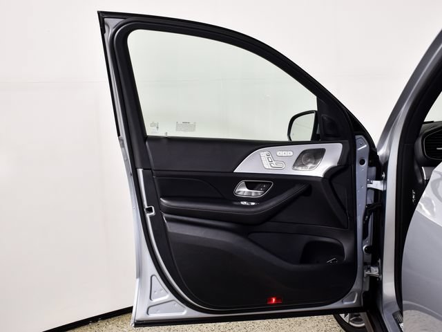 Certified 2025 Mercedes-Benz GLS 450 4MATIC image 18
