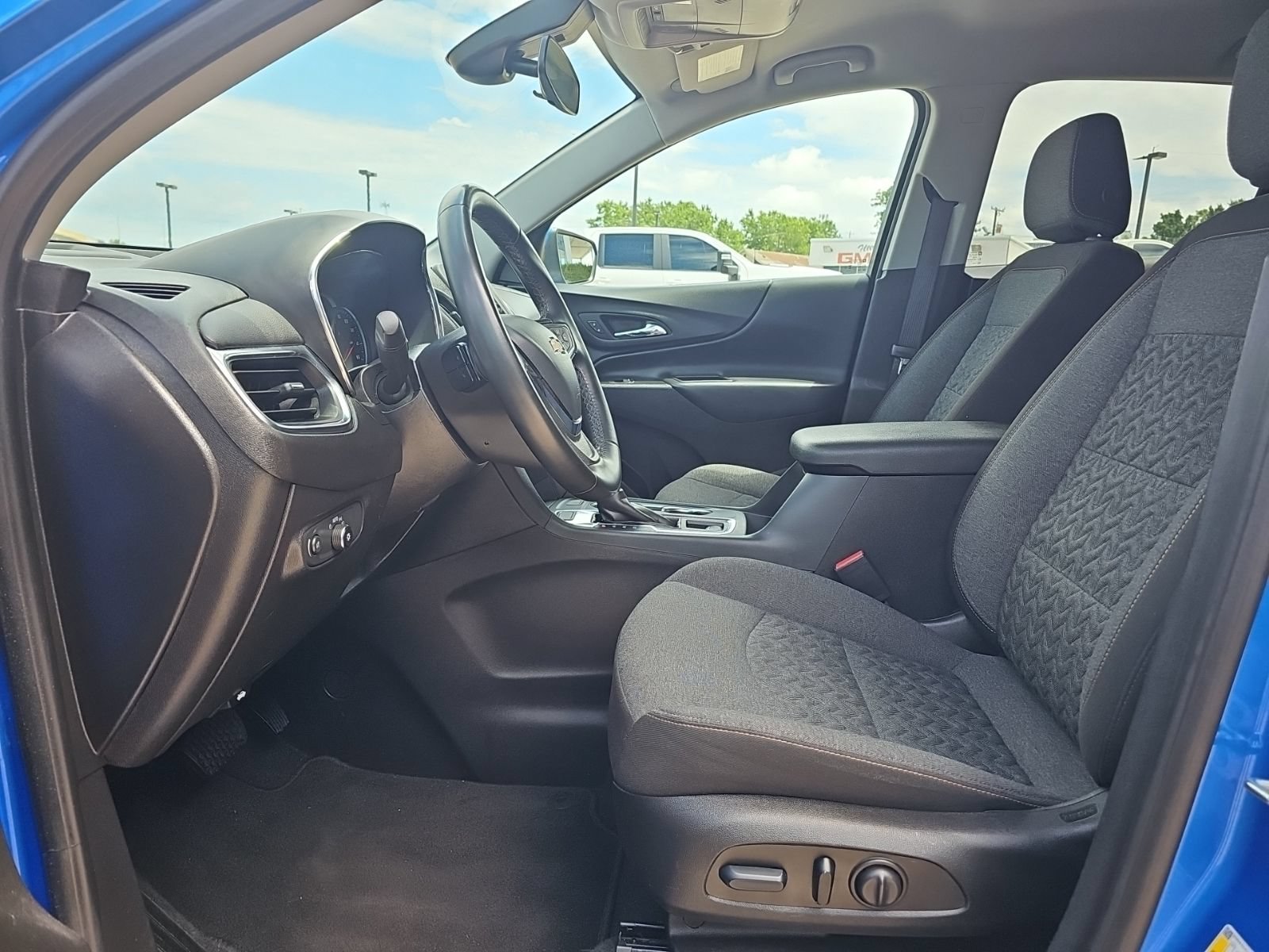 Used 2024 Chevrolet Equinox LT AWD/4WD image 14