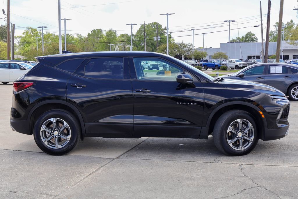 Used 2025 Chevrolet Blazer LT FWD image 22