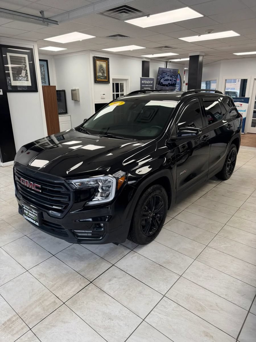 Used 2022 GMC Terrain AT4 AWD/4WD image 1