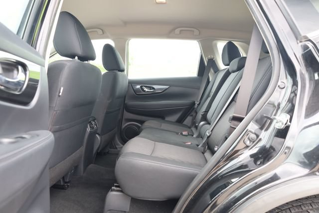 Used 2018 Nissan Rogue S FWD image 22