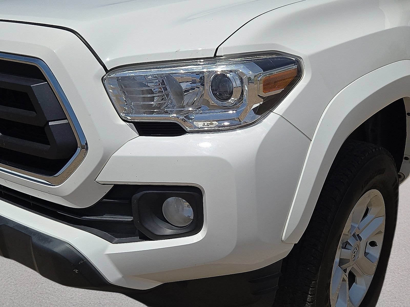 Used 2021 Toyota Tacoma SR5 RWD image 9