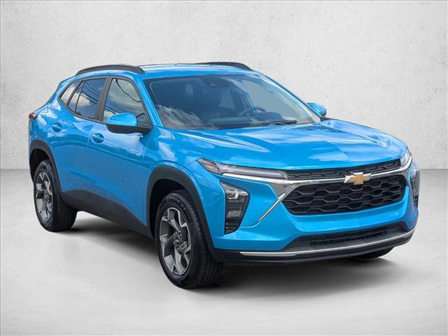Used 2025 Chevrolet Trax LT FWD image 3