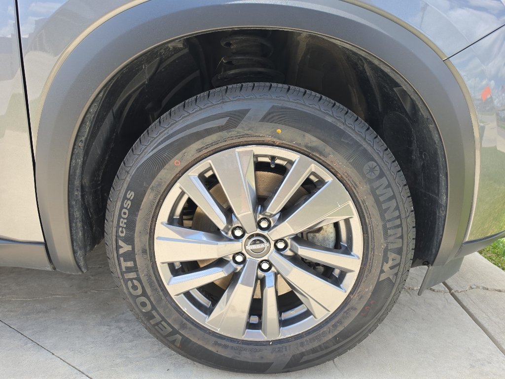 Used 2025 Nissan Pathfinder SV AWD/4WD image 22