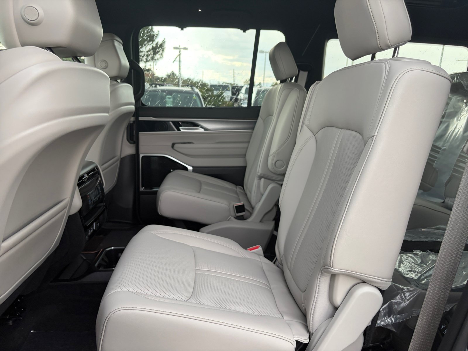 New 2026 Jeep Grand Wagoneer Limited AWD/4WD image 19
