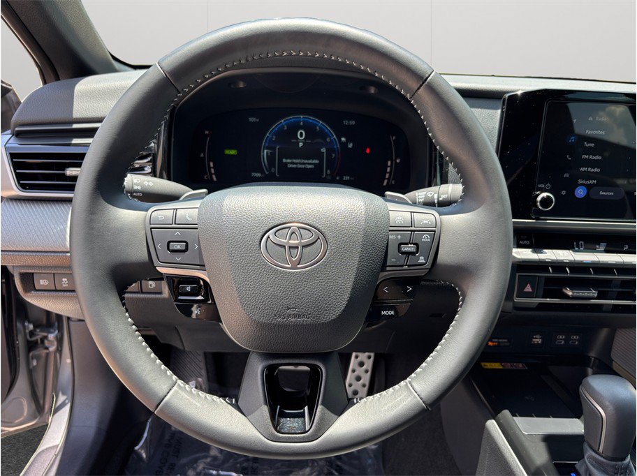 Used 2025 Toyota Camry SE FWD image 23