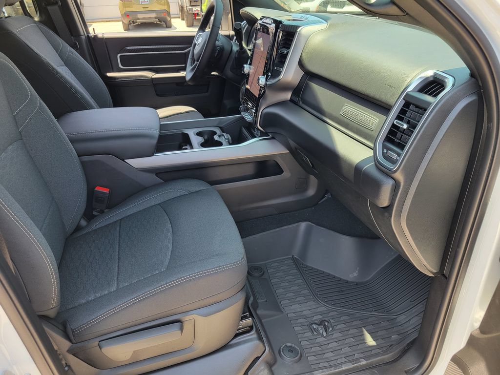 New 2026 RAM 2500 Big Horn AWD/4WD image 18