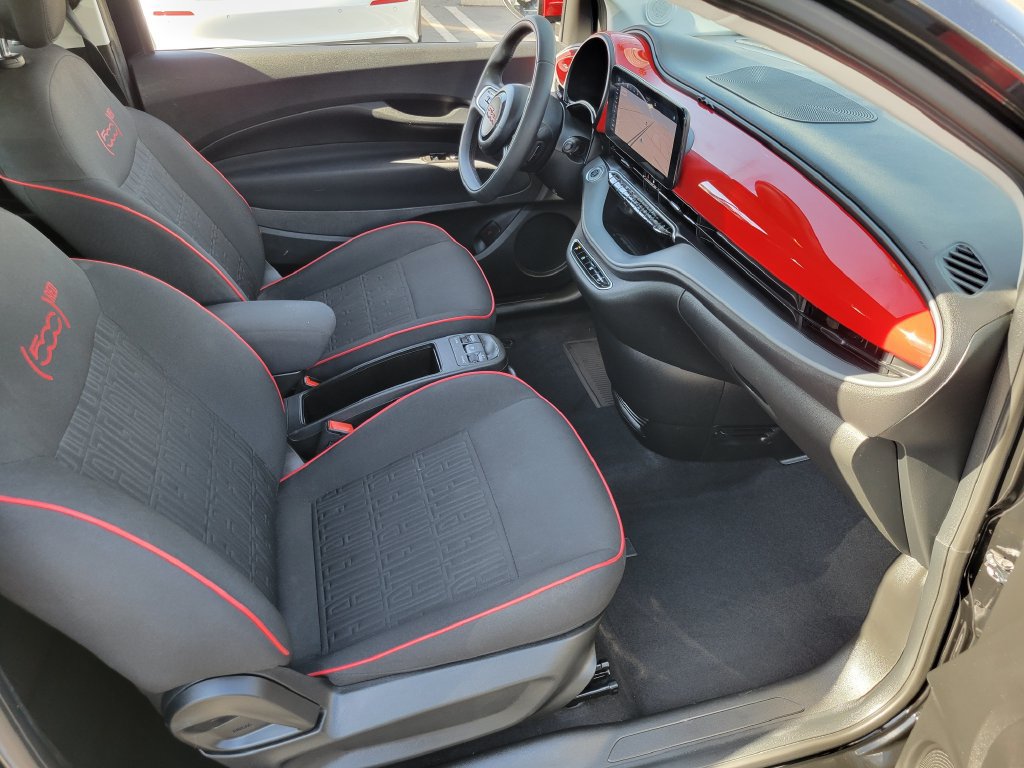 Used 2024 FIAT 500 e (RED) FWD image 18