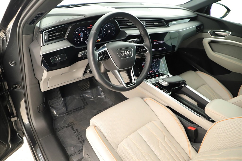 Certified 2024 Audi Q8 e-tron Prestige image 15