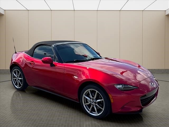 Used 2023 MAZDA MX-5 Miata Grand Touring w/ Weather Package RWD image 2