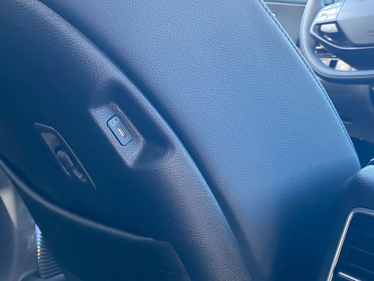 New 2027 Kia Sportage X-Line AWD/4WD image 22