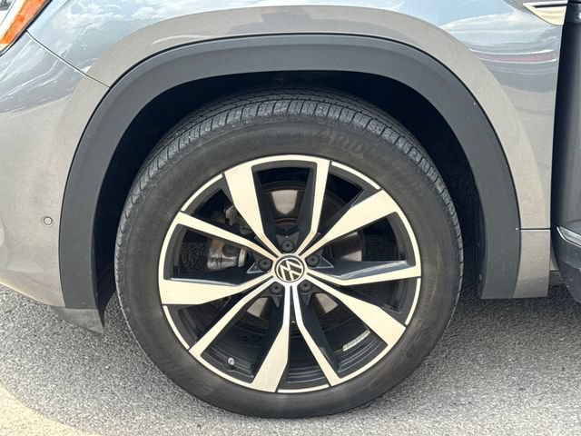 Used 2024 Volkswagen Atlas Cross Sport SEL Premium R-Line AWD/4WD image 25