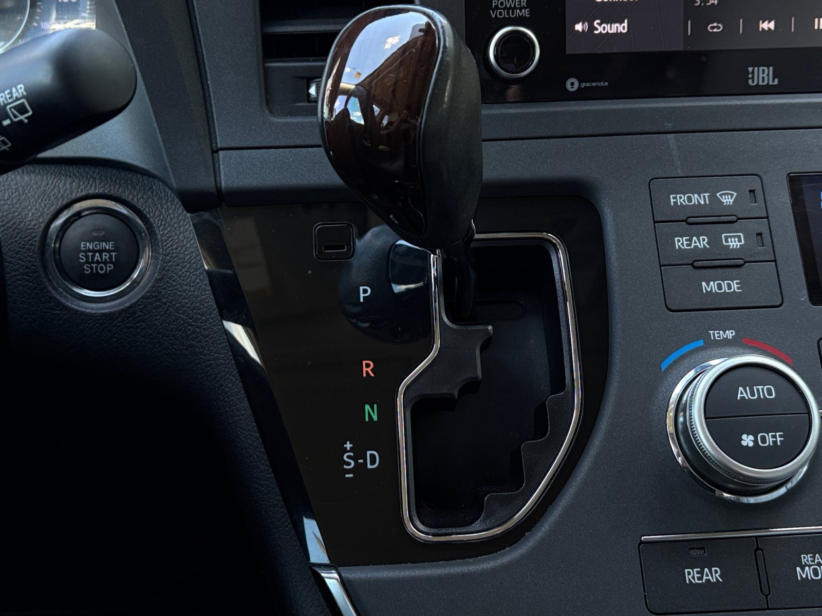 Used 2019 Toyota Sienna Limited Premium FWD image 20