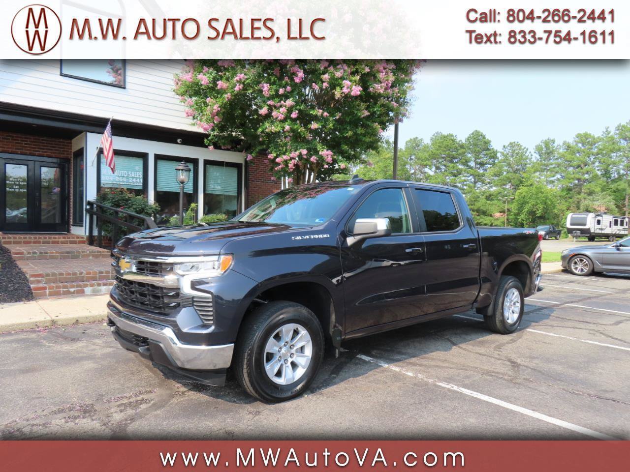 Used 2023 Chevrolet Silverado 1500 LT w/ Protection Package AWD/4WD image 1