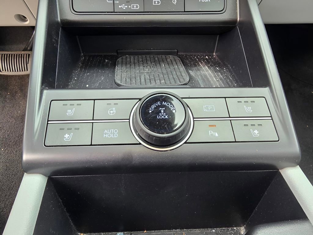 Used 2024 Hyundai Kona Limited image 19