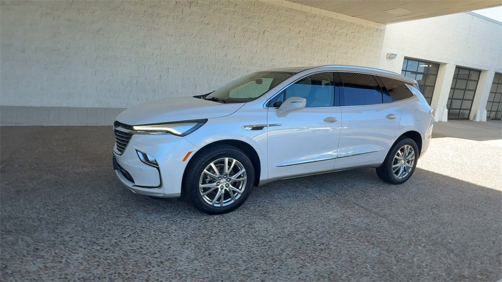 Certified 2022 Buick Enclave Essence w/ Experience Buick Package image 4