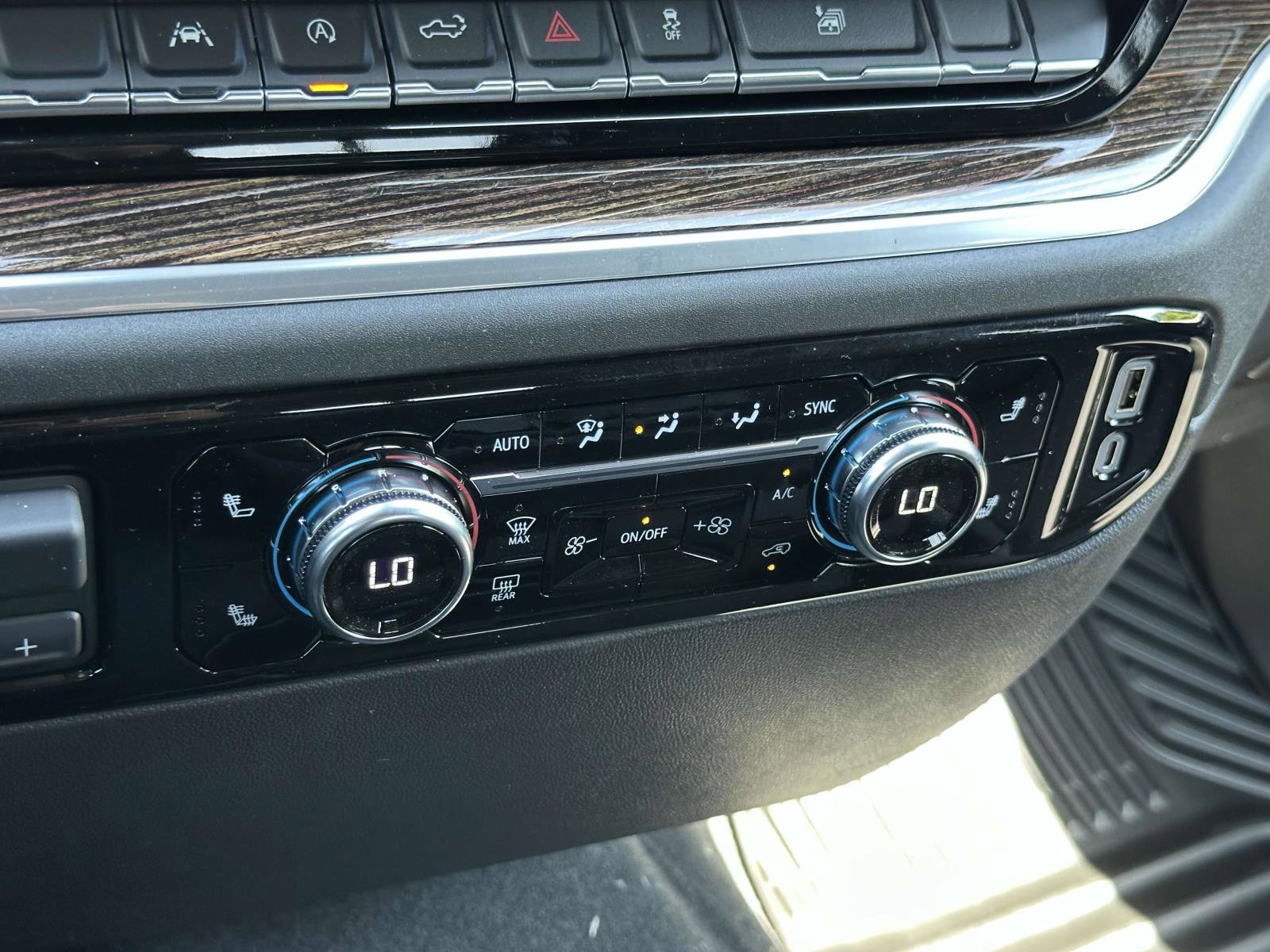 New 2025 GMC Sierra 1500 SLE w/ Preferred Package image 5