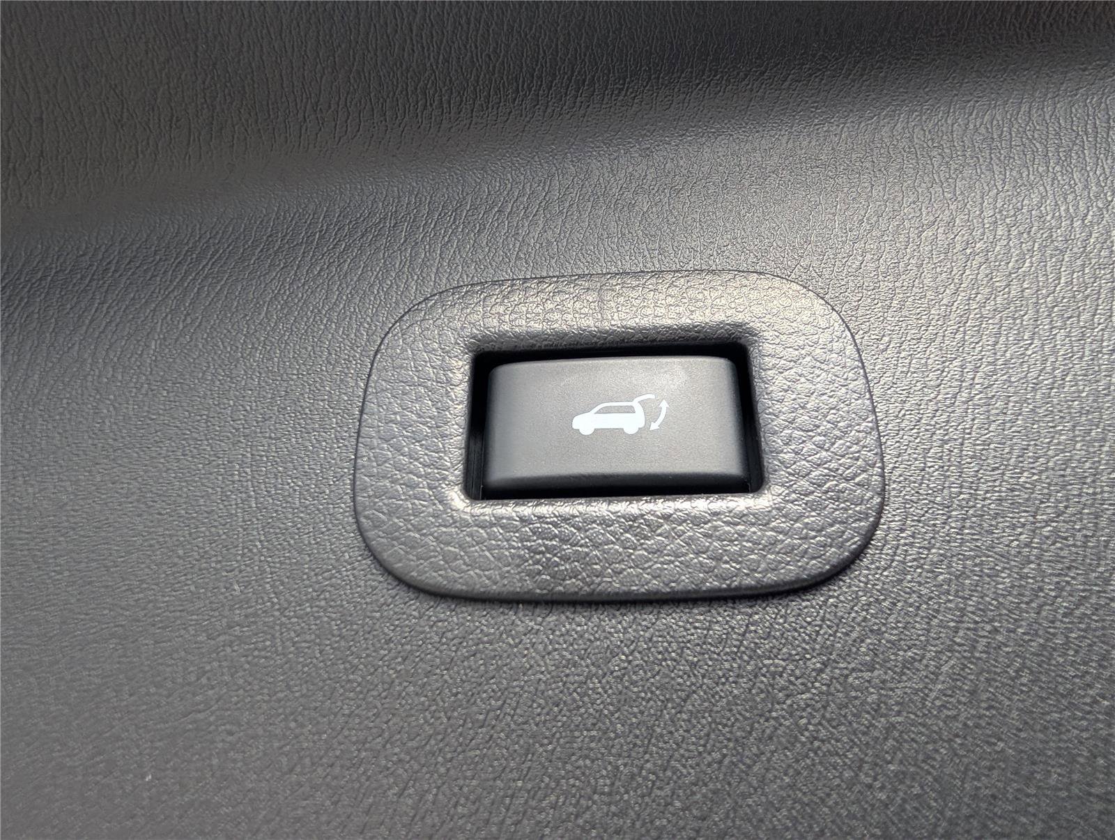 Used 2024 INFINITI QX80 Premium Select w/ Cargo Package image 16