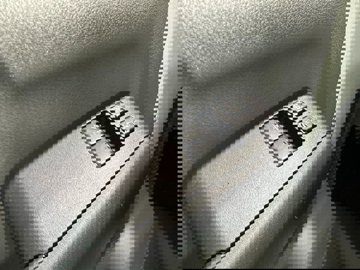 Used 2018 Nissan NV 2500 SV w/ Rear Door Glass Package image 20