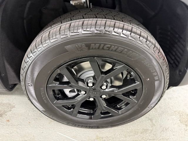 New 2026 Jeep Grand Cherokee Altitude RWD image 4