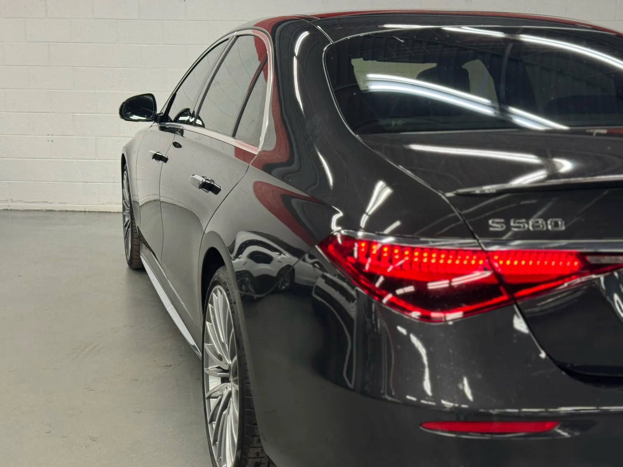 Used 2024 Mercedes-Benz S 580 4MATIC Sedan image 4
