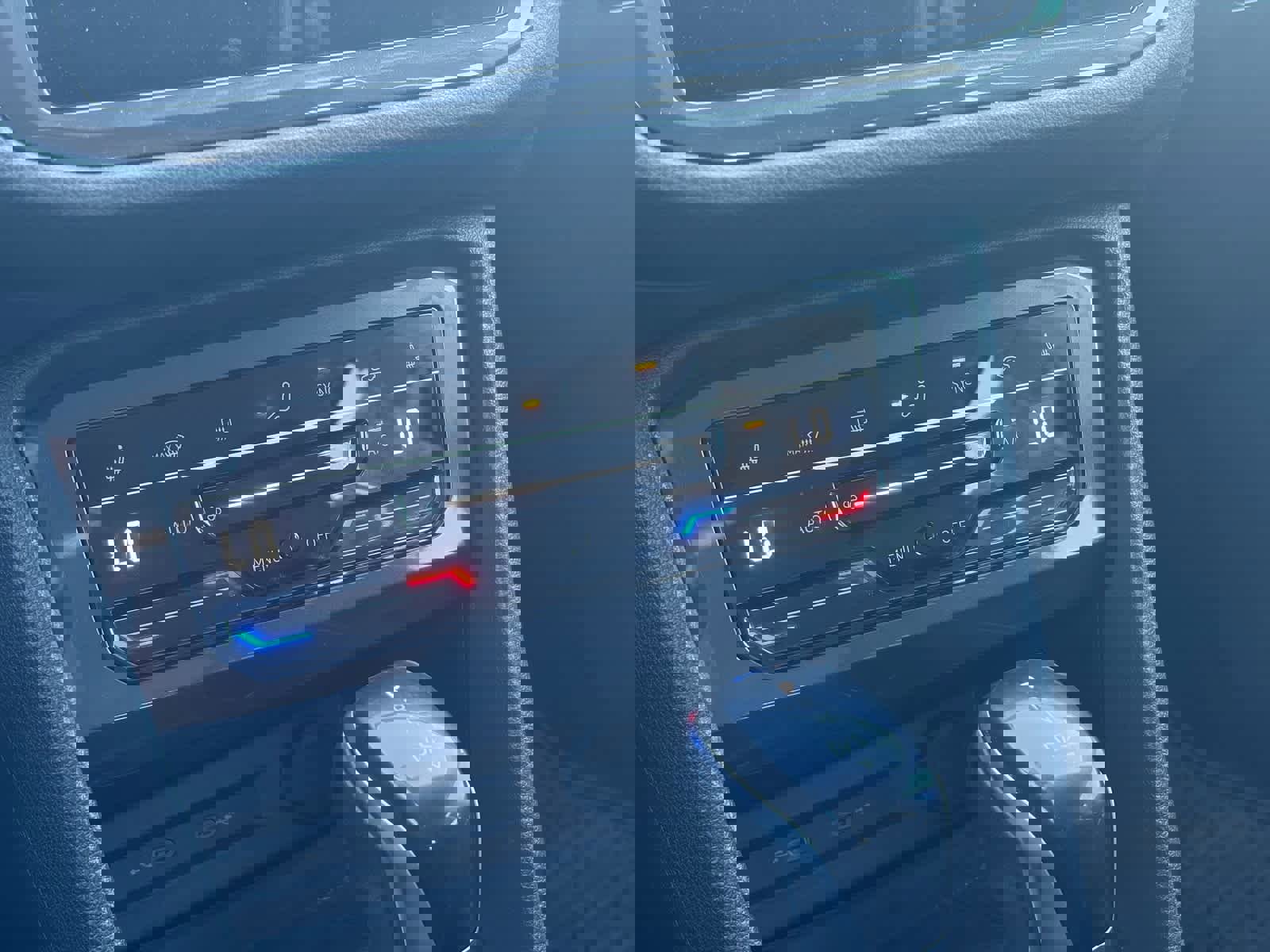 Used 2022 Volkswagen Tiguan SE image 25