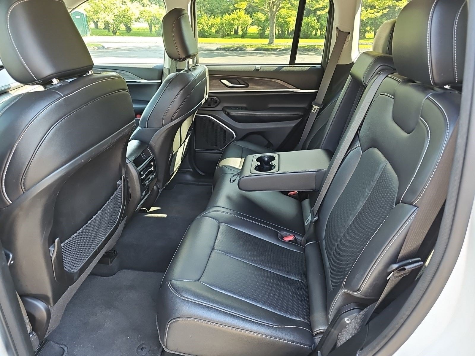 Used 2023 Jeep Grand Cherokee 4WD 4xe w/ Luxury Tech Group II image 18