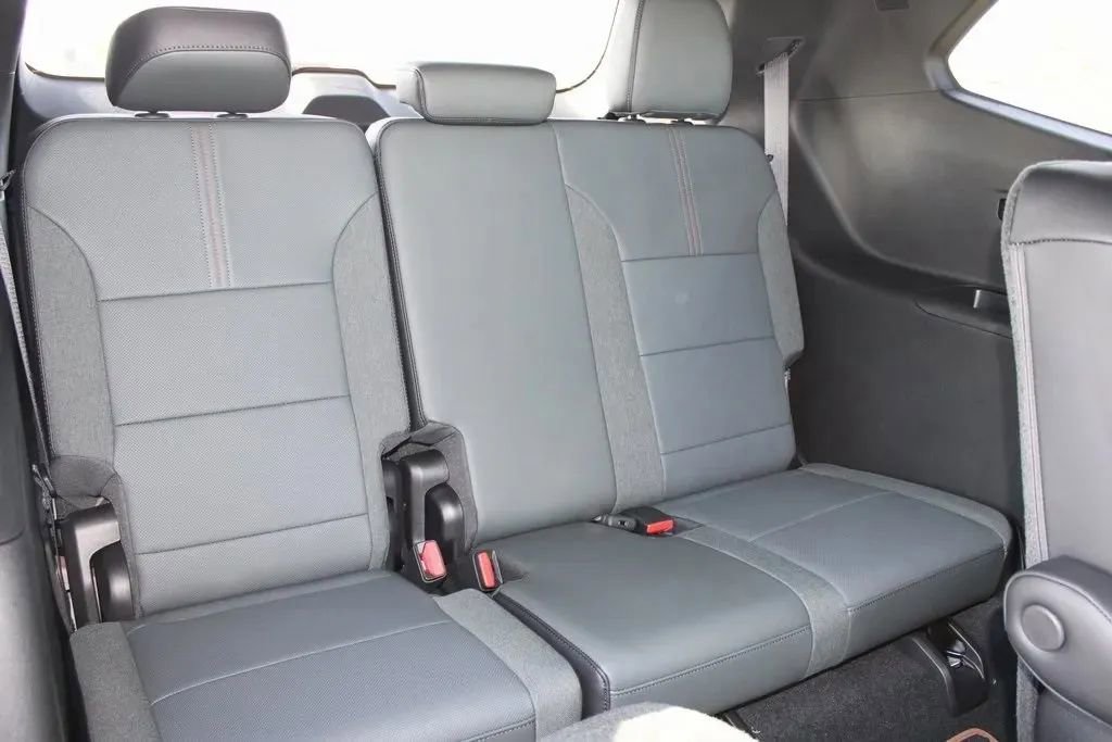 New 2025 GMC Acadia AT4 w/ Super Cruise Package image 28