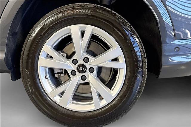 Used 2025 Audi Q5 Premium AWD/4WD image 28