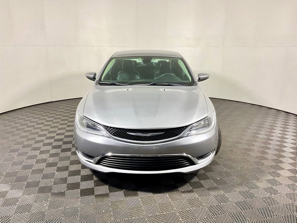 Used 2017 Chrysler 200 Limited Platinum image 4