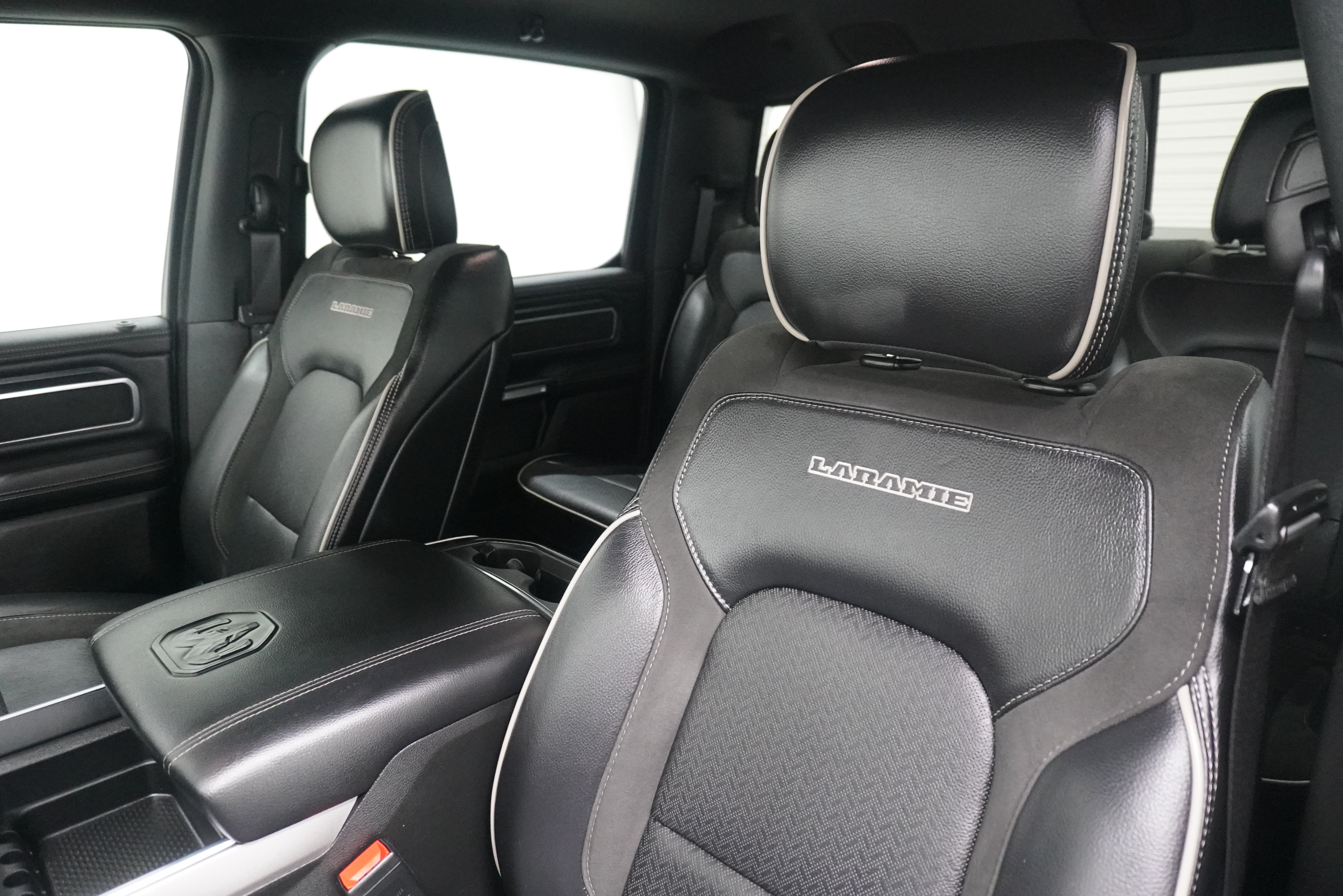 Used 2023 RAM 1500 Laramie AWD/4WD image 13