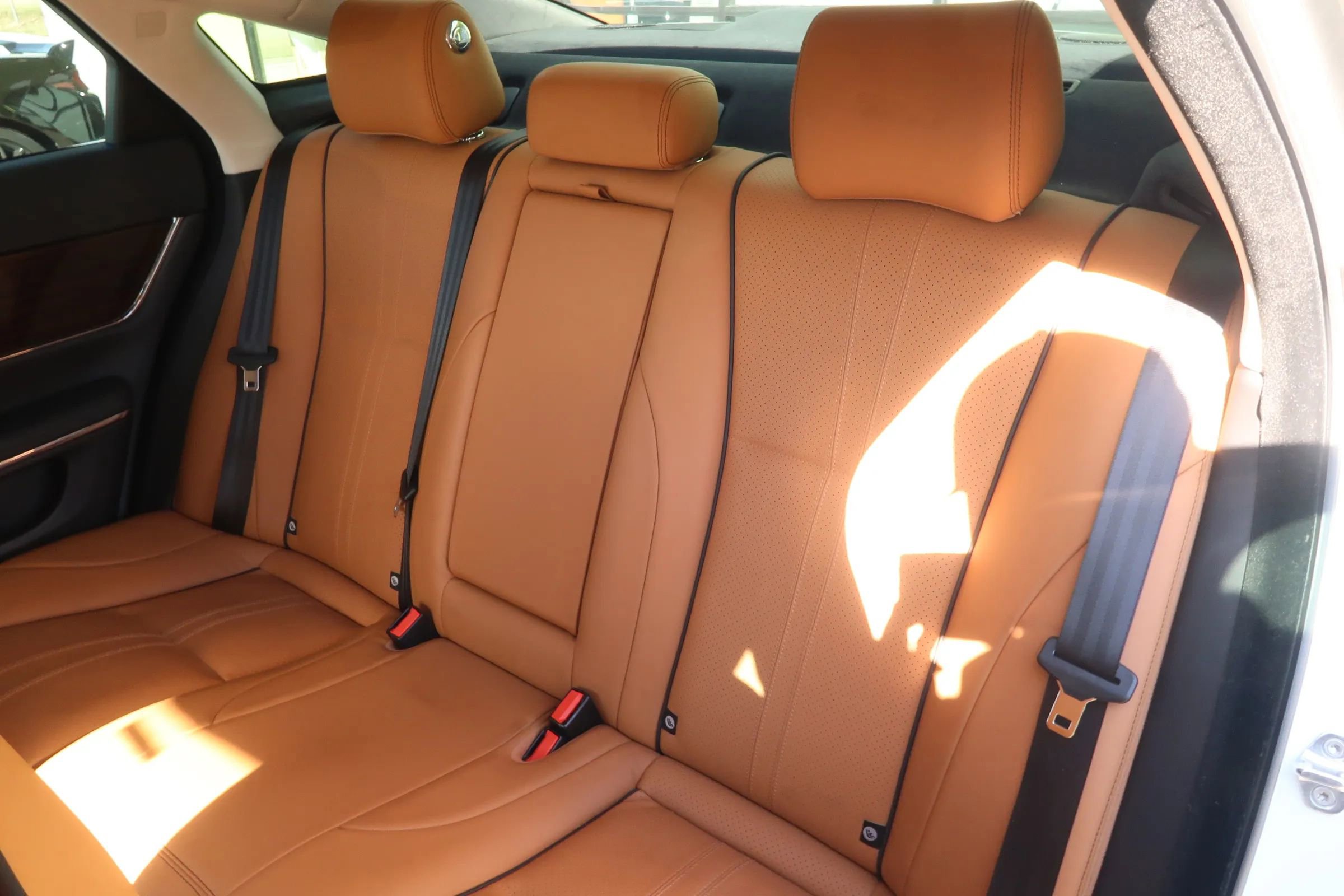 Used 2019 Jaguar XJ R-Sport image 19