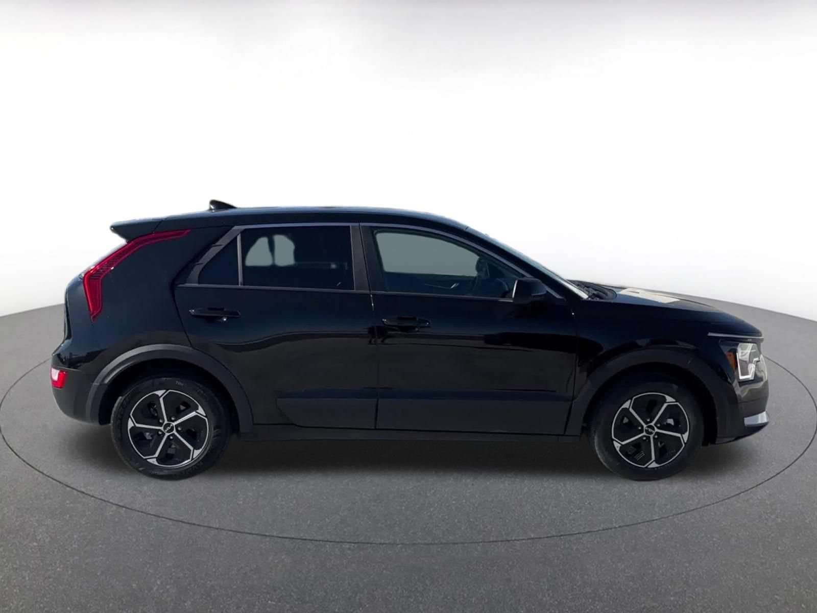 Used 2026 Kia Niro LX FWD image 16