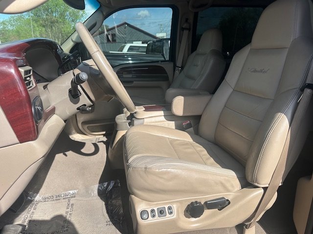 Used 2004 Ford Excursion Limited image 12