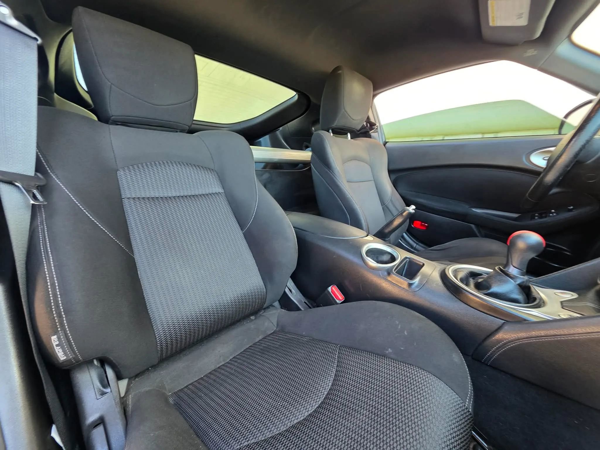 Used 2015 Nissan 370Z Coupe image 10