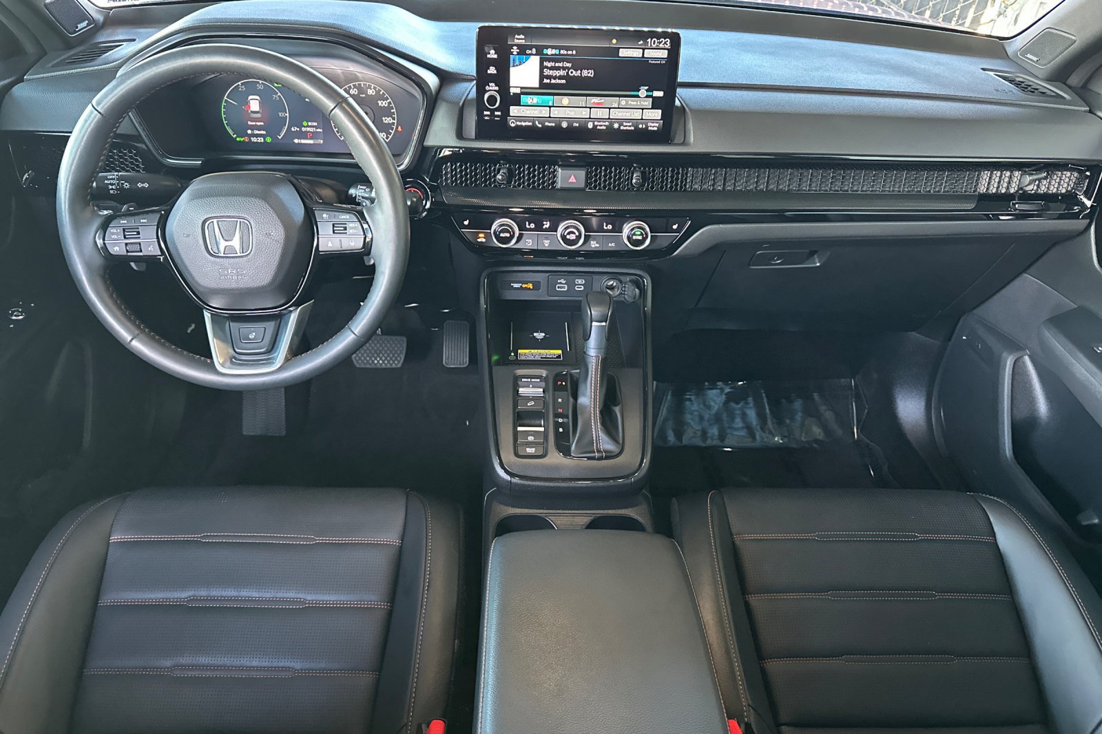 Used 2024 Honda CR-V Sport Touring image 3