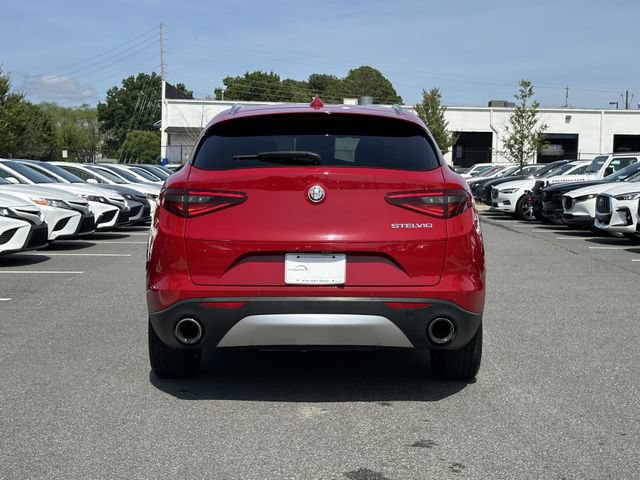 Used 2020 Alfa Romeo Stelvio RWD image 4