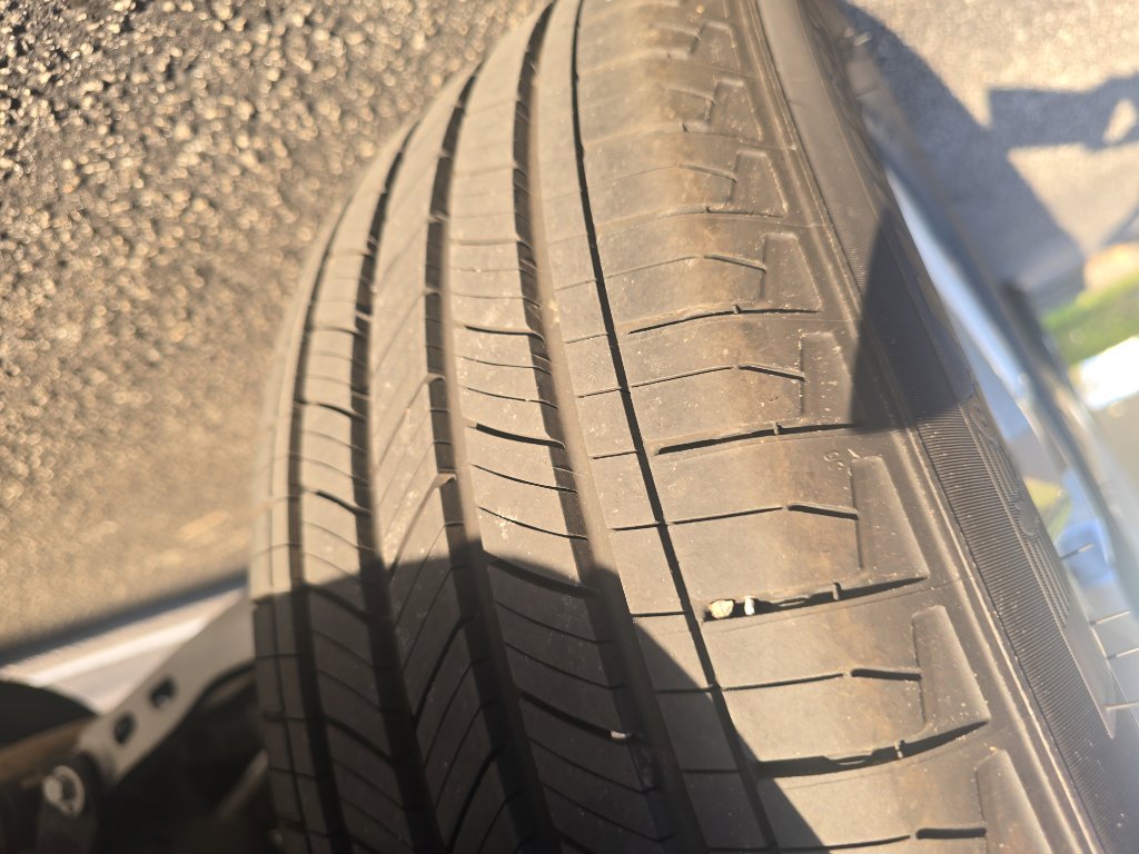 Used 2024 Chevrolet Equinox LS w/ Driver Confidence II Package image 9