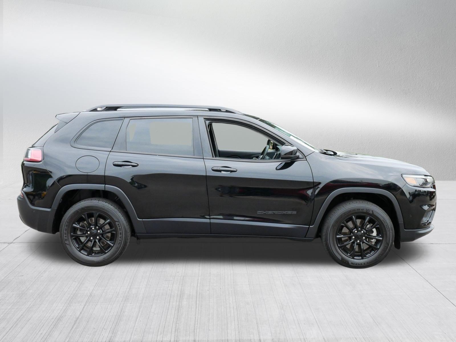 Used 2023 Jeep Cherokee Altitude Lux AWD/4WD image 8